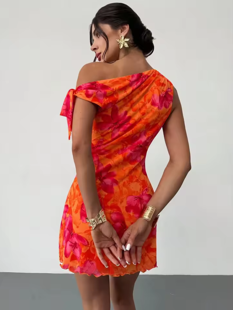 Vestido corto halter estampado · Verano