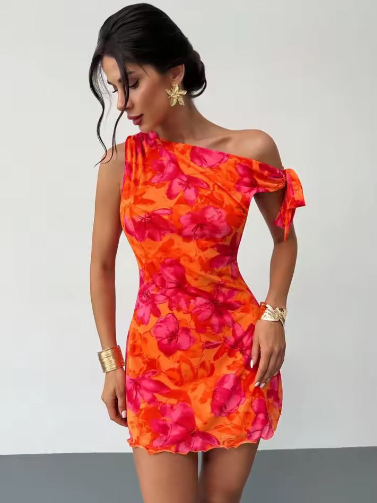 Vestido corto halter estampado · Verano