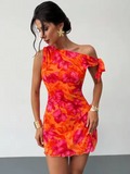 Vestido corto halter estampado · Verano